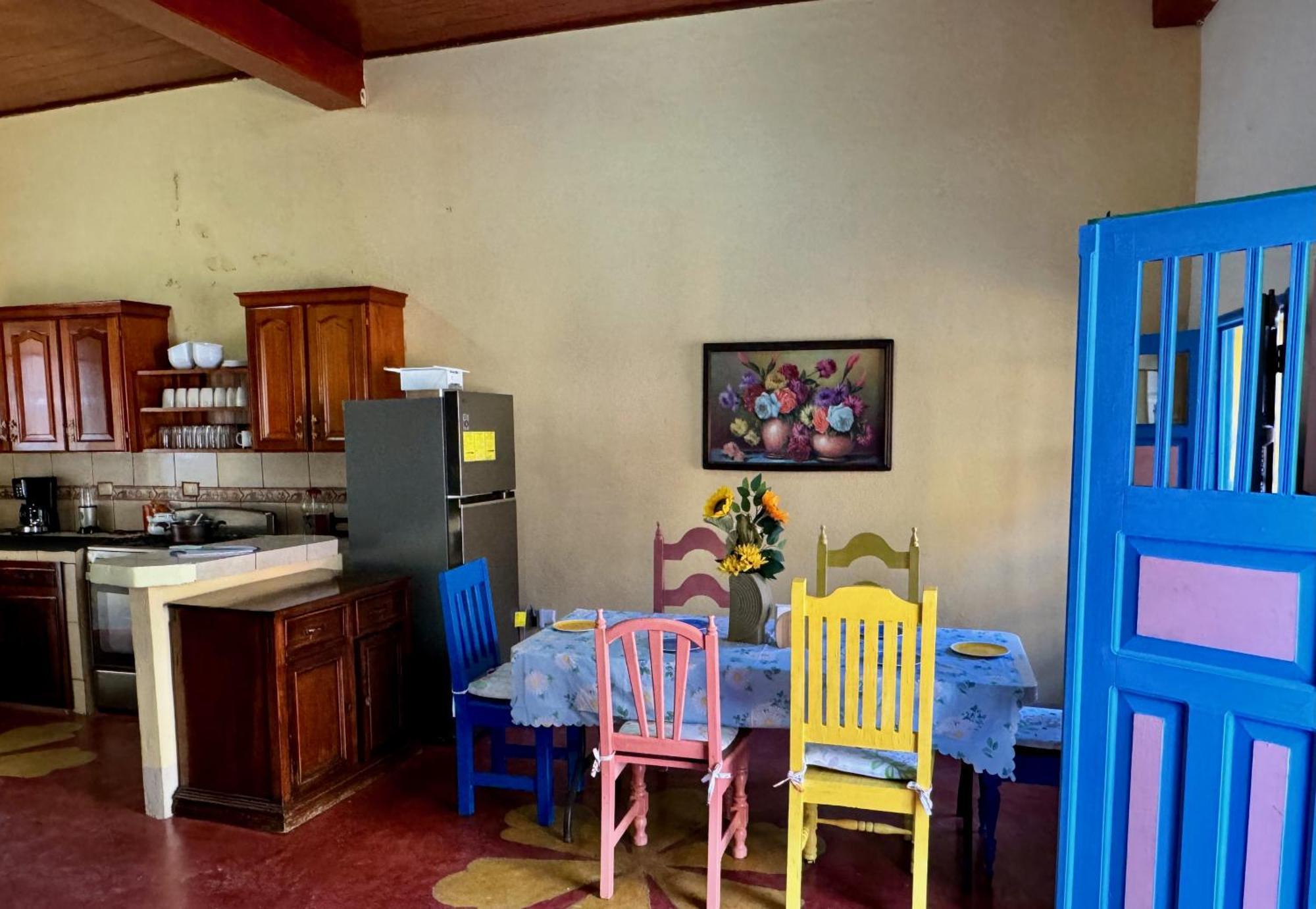 Hostal Los Girasoles By Hostal Inn Флорес Экстерьер фото
