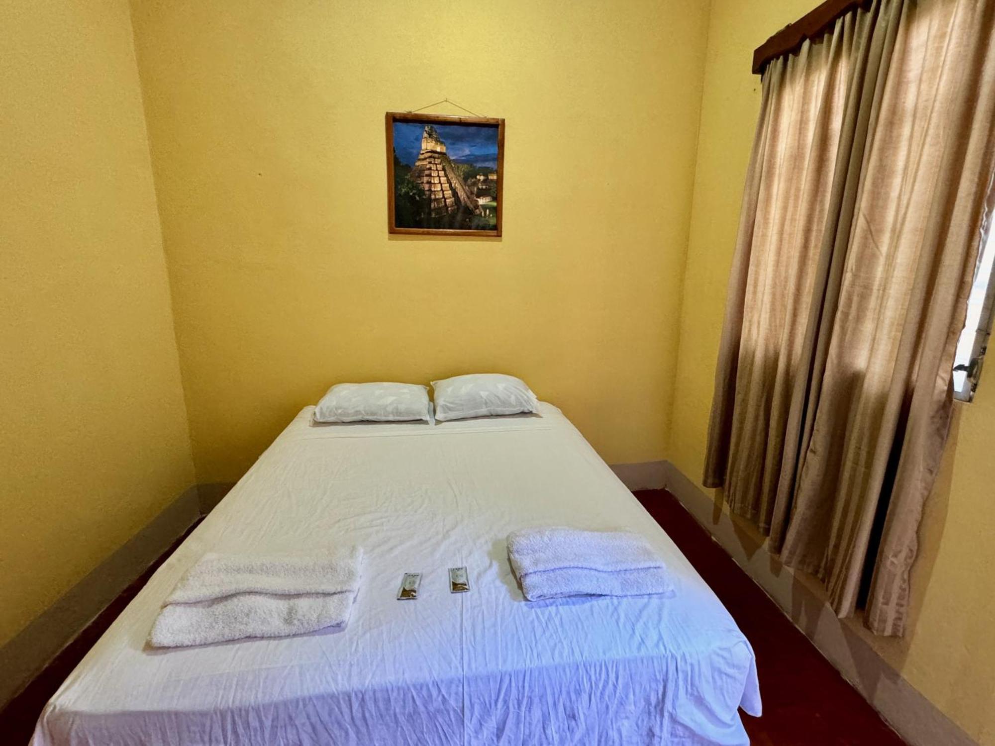 Hostal Los Girasoles By Hostal Inn Флорес Экстерьер фото