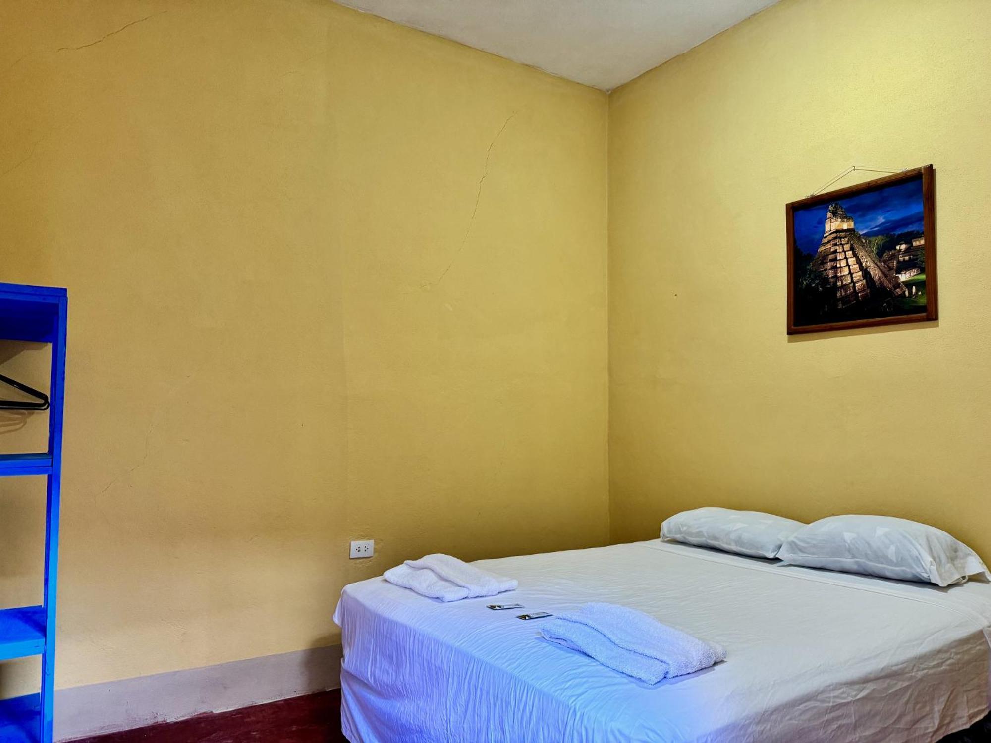 Hostal Los Girasoles By Hostal Inn Флорес Экстерьер фото